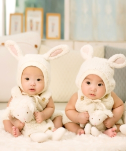 twin-babies-wearing-rabbit-ears